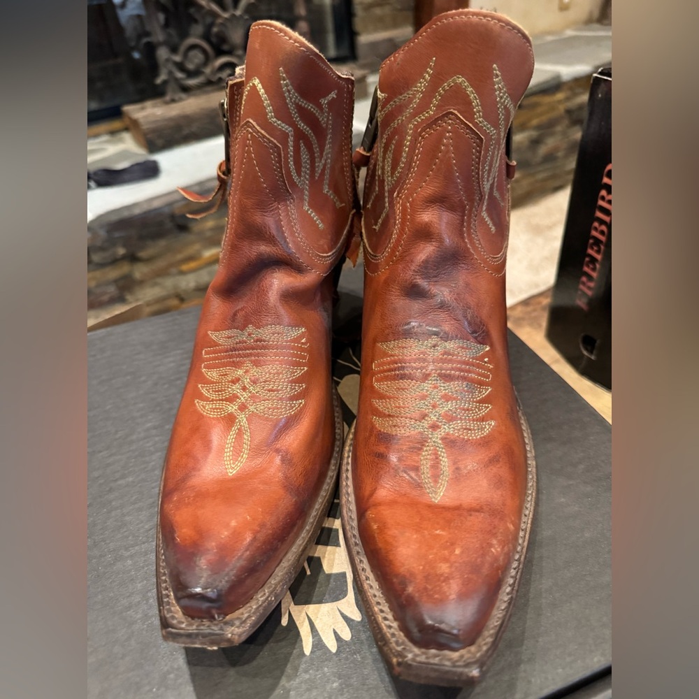 FREEBIRD WOLFIE Ankle midi boot in SOLD OUT WHISKEY Leather Western Ankle Boots - Picture 3 of 10